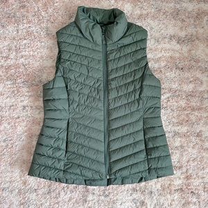 Oldnavy Active Puffer Vest Army Green Size M